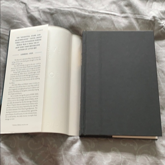 🔥3/$10 Everyone Brave is Forgiven by Chris Cleave - Picture 6 of 8